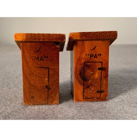 Vintage "Ma" & "Pa" Outhouse Wooden Salt & Pepper Shakers - Picture 1 of 8
